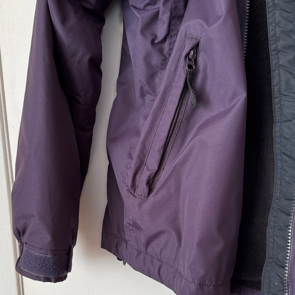 Columbia Women's Fleece Lined Dark Purple Sporty Windbreaker jacket - Picture 7 of 10